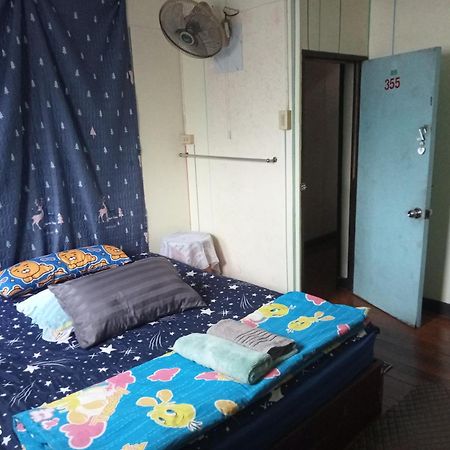 Np Guesthouse Трат Екстер'єр фото