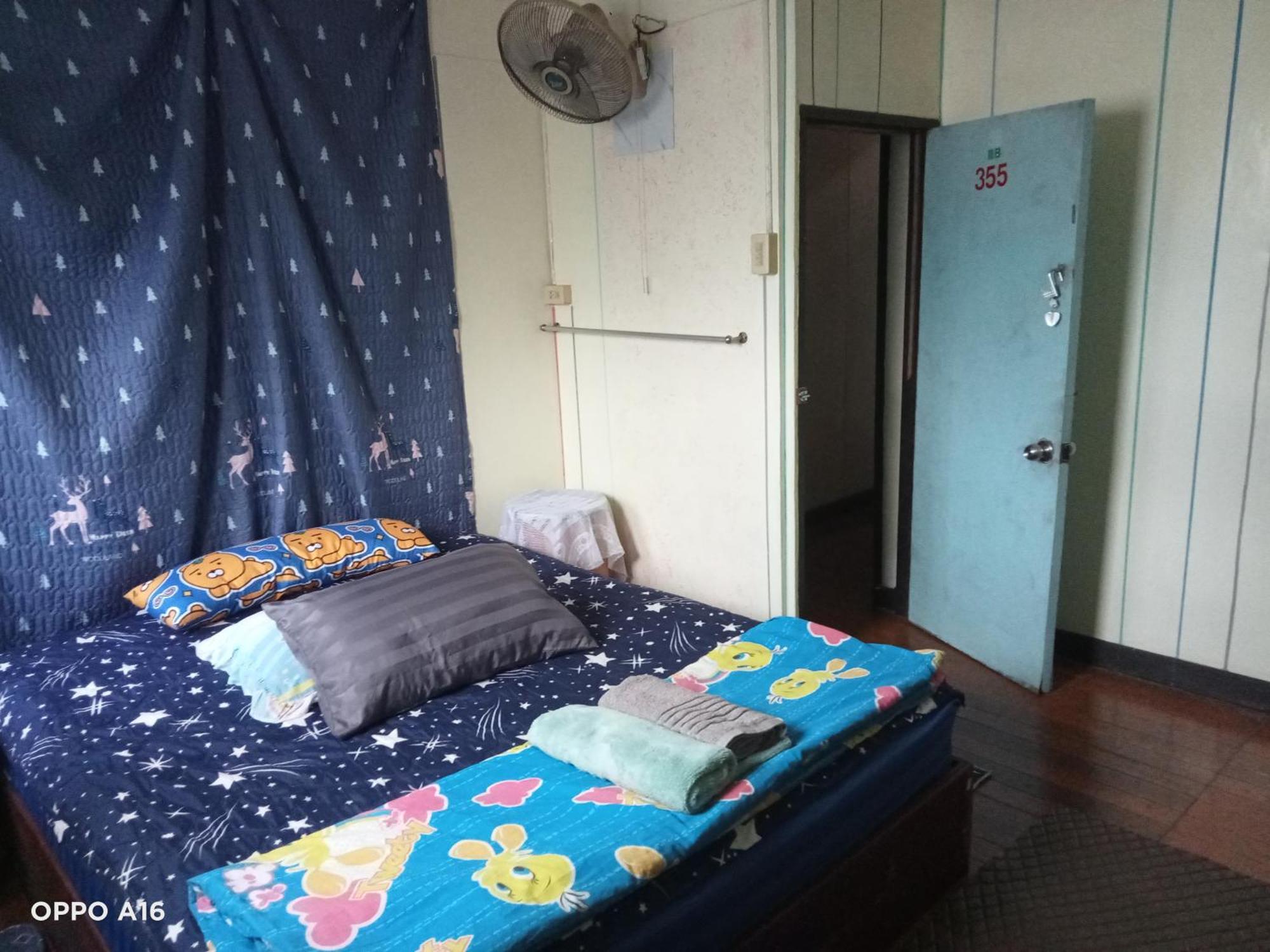 Np Guesthouse Трат Екстер'єр фото