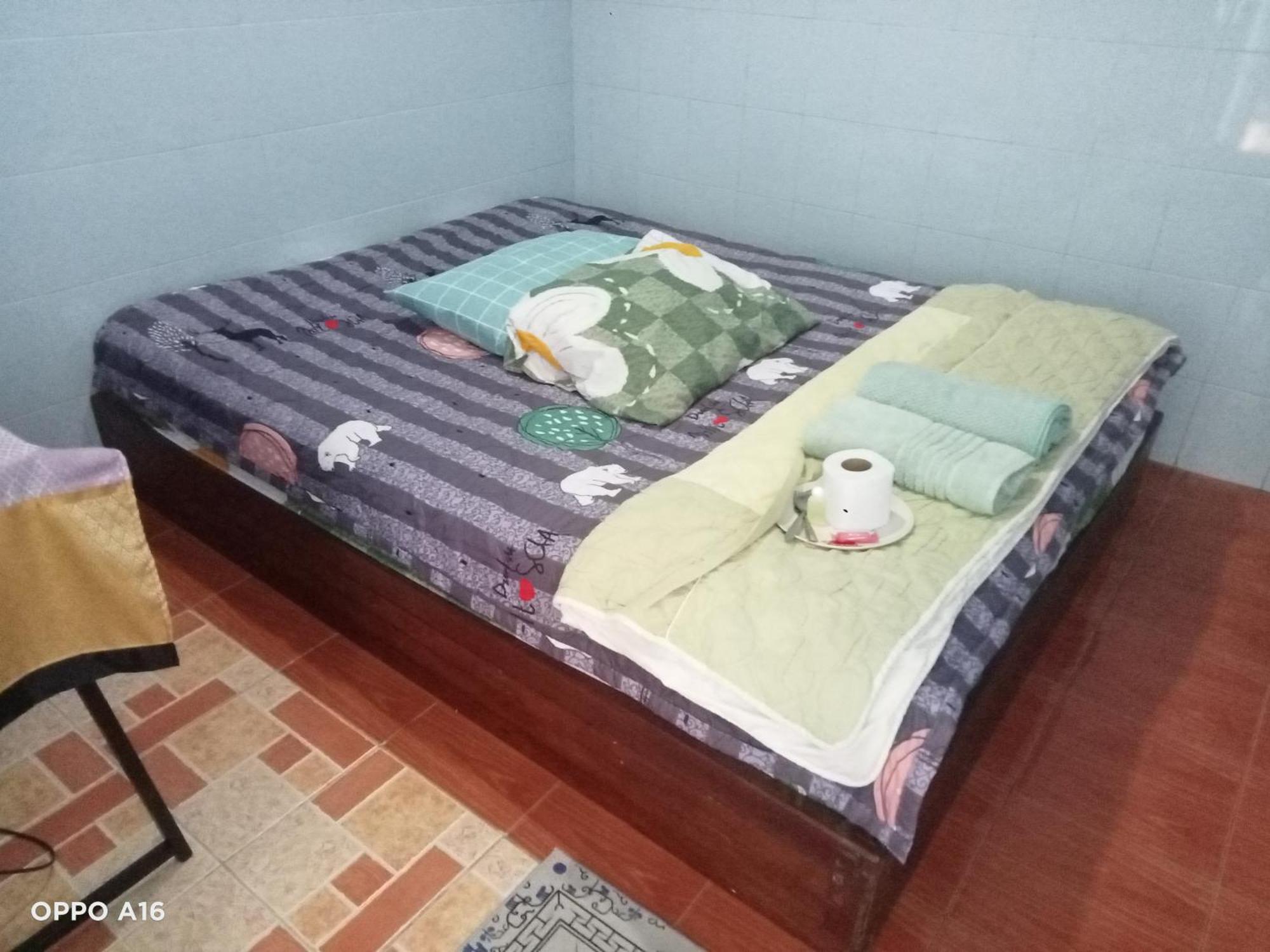 Np Guesthouse Трат Екстер'єр фото